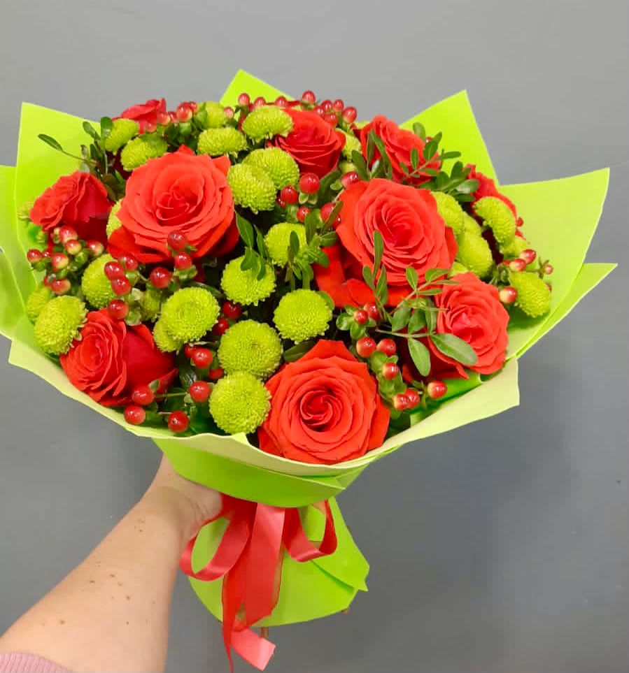 Букет цветов из: Хризантемы и Розы в Морозовске