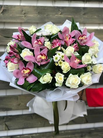 Букет цветов из: Розы и Хризантемы в Морозовске