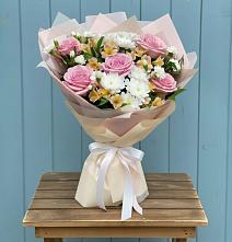 Букет цветов из:  Гвоздики, Орхидеи и Розы #REPLACE_PRED# Морозовске