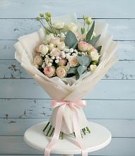 Букет цветов из:  Розы и Лизиантусы в Морозовске