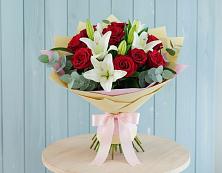 Букет цветов из:  Лилии и Розы в Морозовске