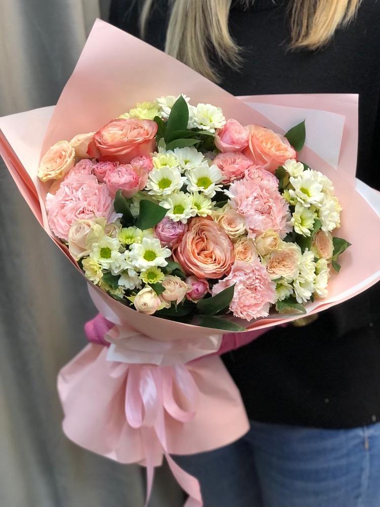 Букет цветов из: Гвоздики, Розы и Хризантемы в Морозовске