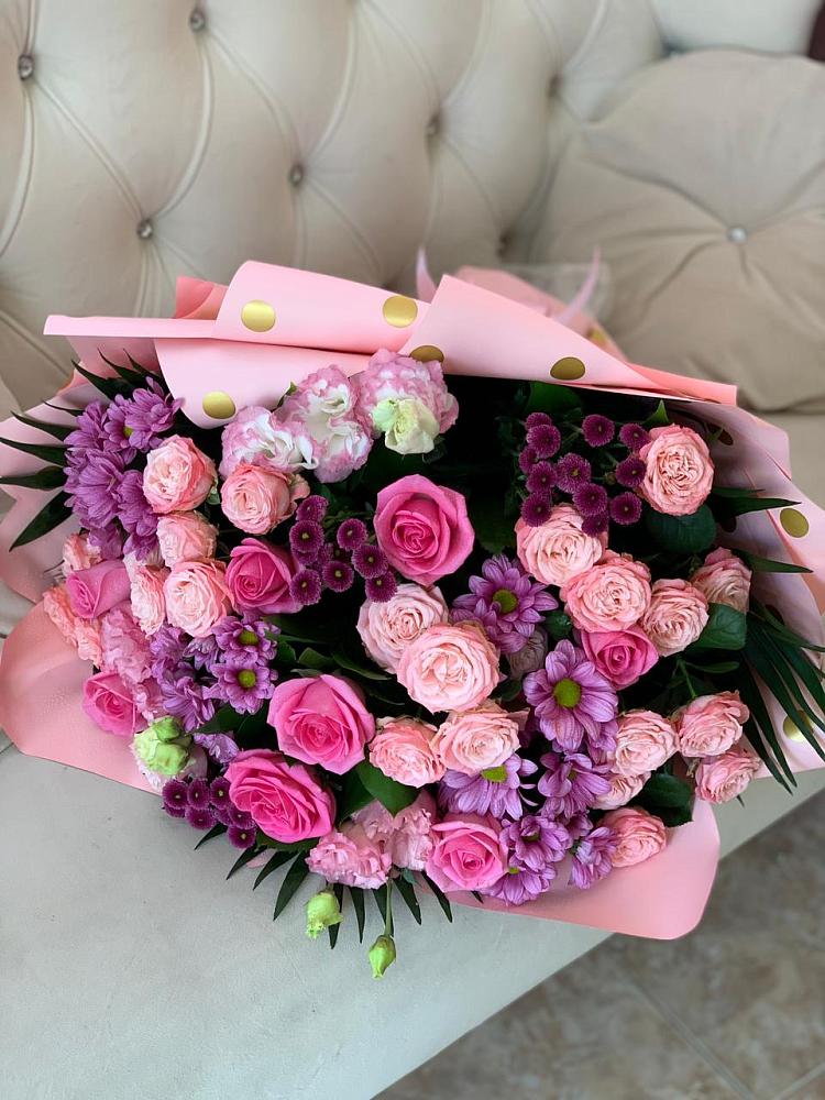 Букет цветов из: Хризантемы, Розы и Лизиантусы в Морозовске