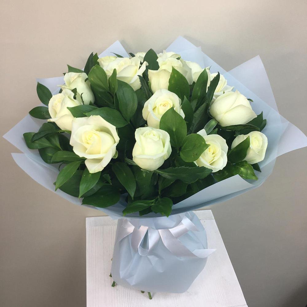 Букет 15 Белых роз Проуд в Морозовске