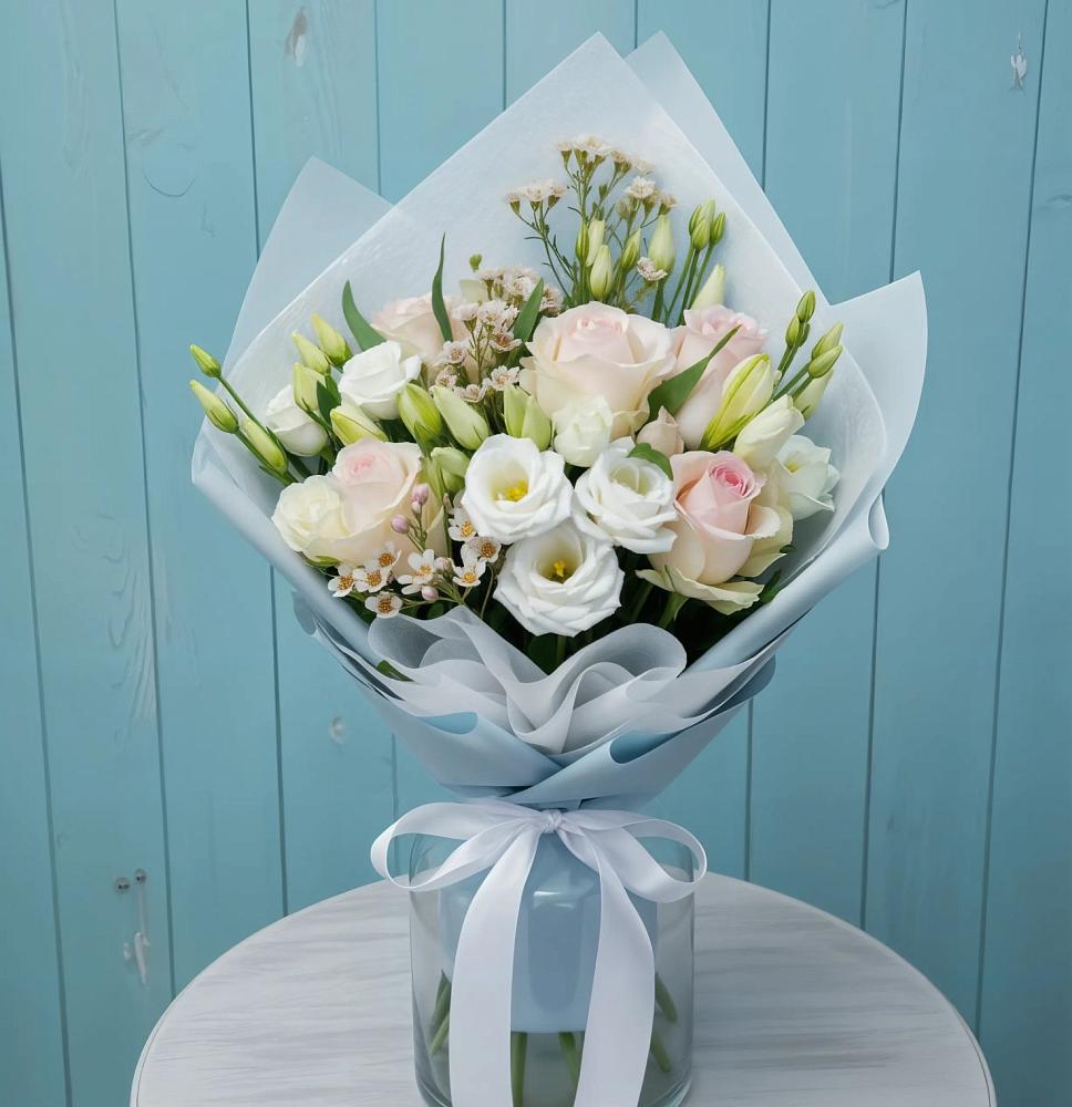 Букет цветов из: Розы и Лизиантусы в Морозовске