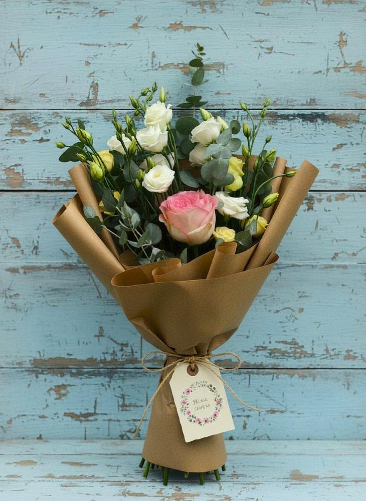 Букет цветов из: Розы и Лизиантусы в Морозовске