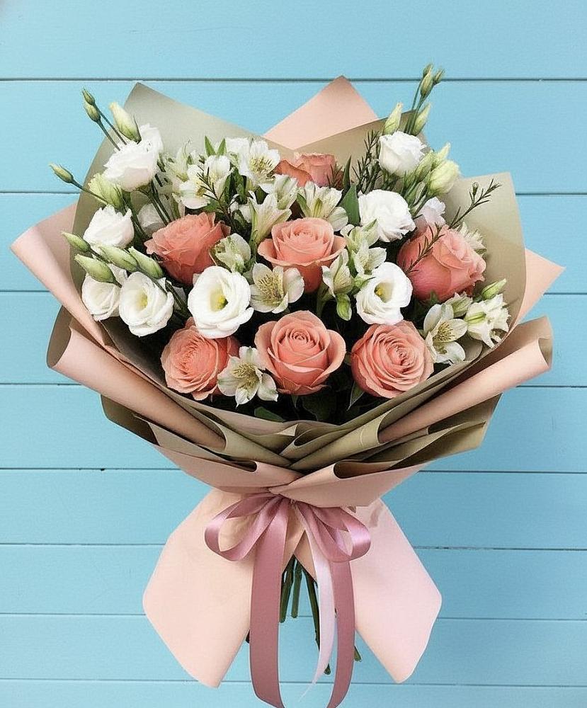 Букет цветов из: Розы, Альстромерии и Лизиантусы в Морозовске