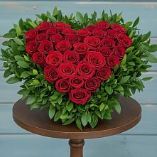 Цветочная композиция из Розы в виде сердца в Морозовске