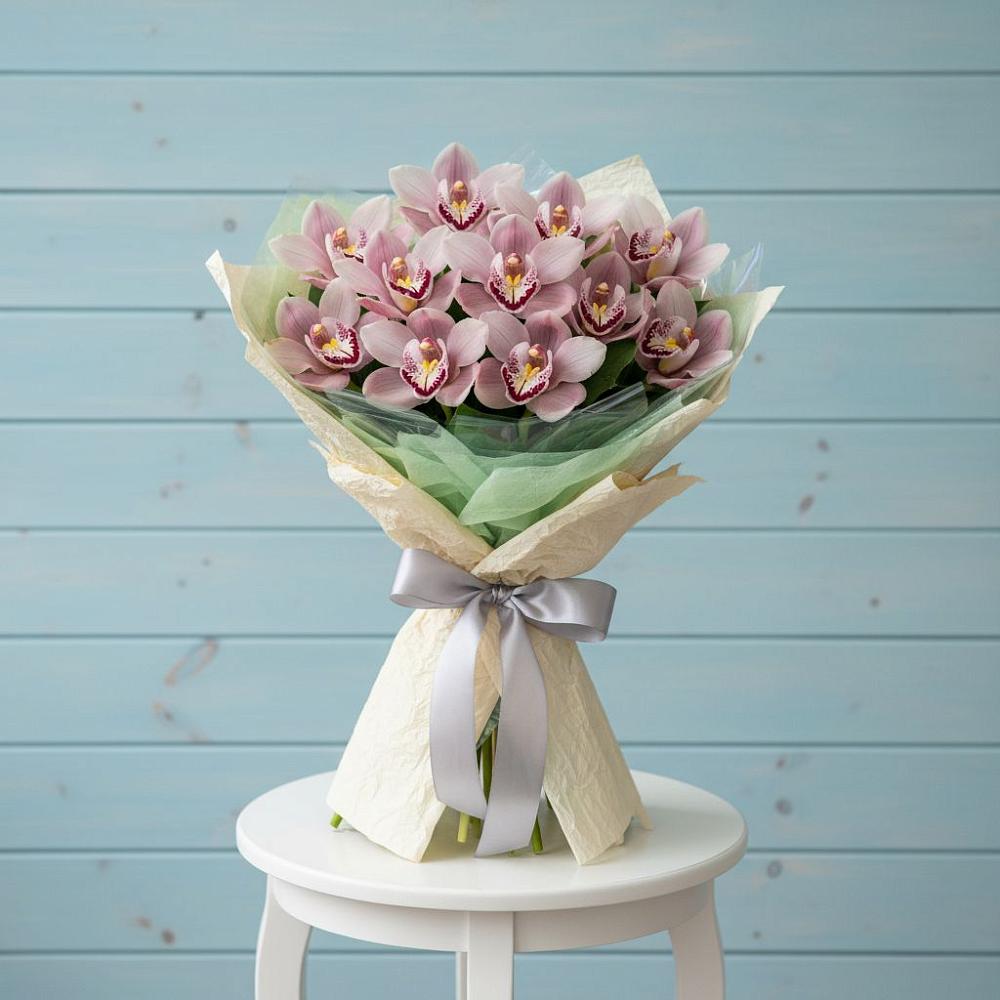 Букет цветов из: Орхидеи и Розы в Морозовске