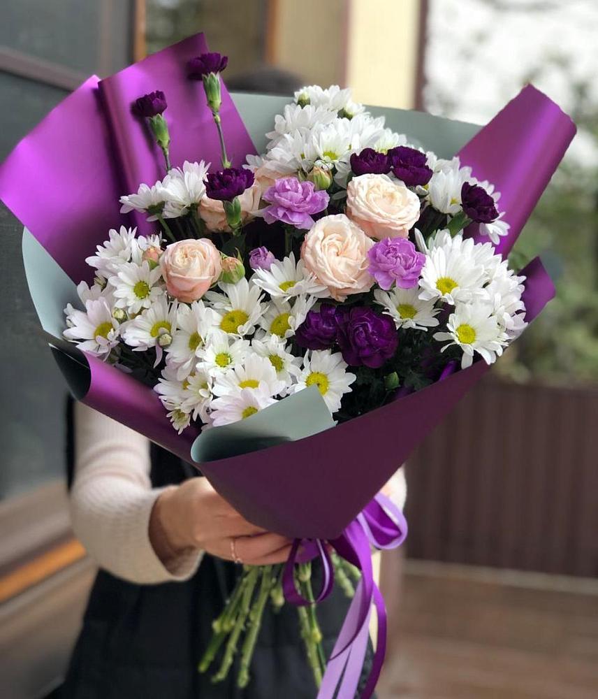 Букет цветов из: Хризантемы, Гвоздики и Розы в Морозовске