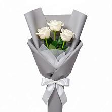 Букет 3 белые розы в Морозовске