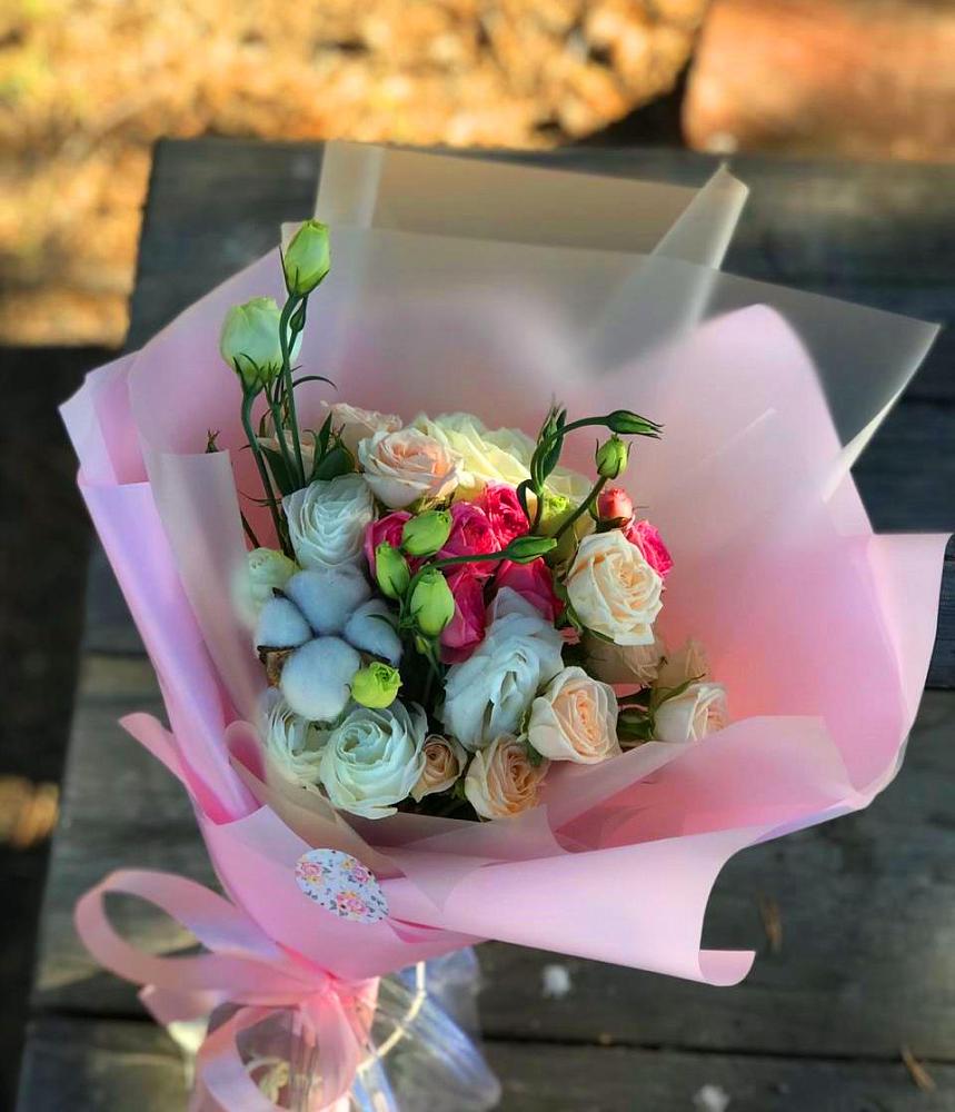 Букет цветов из: Розы и Лизиантусы в Морозовске