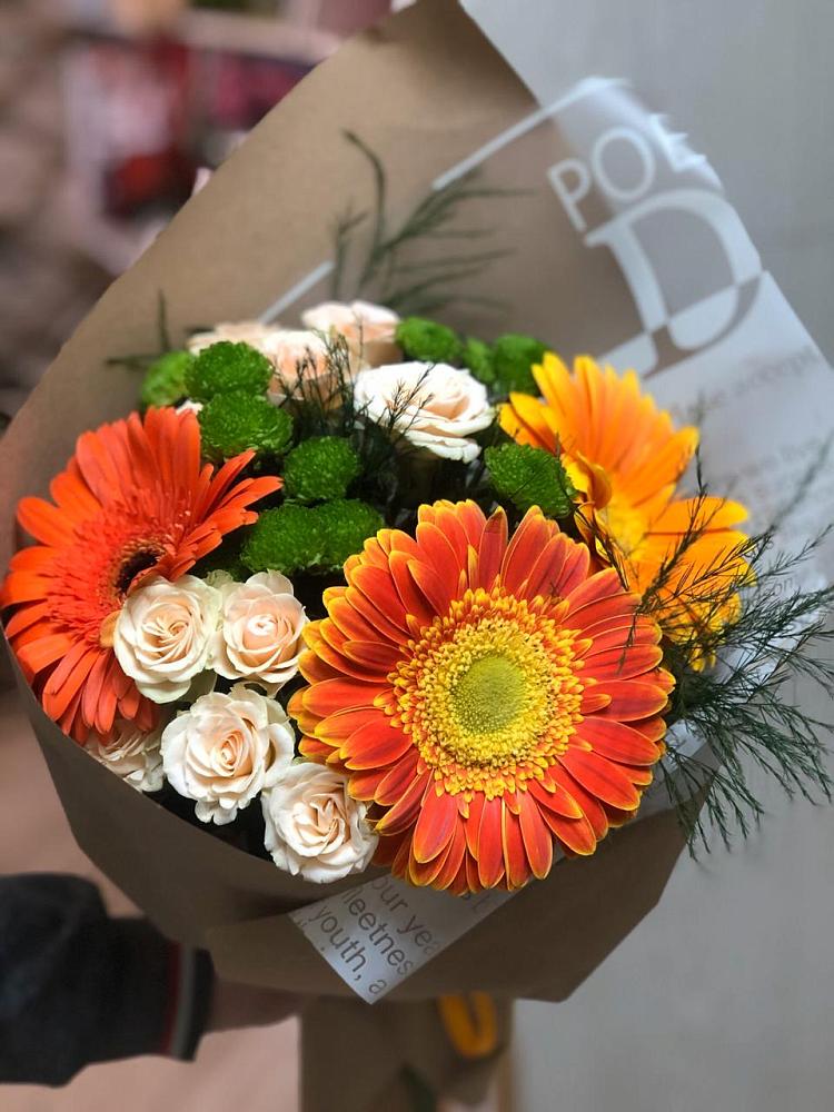 Букет цветов из: Герберы, Хризантемы и Розы в Морозовске