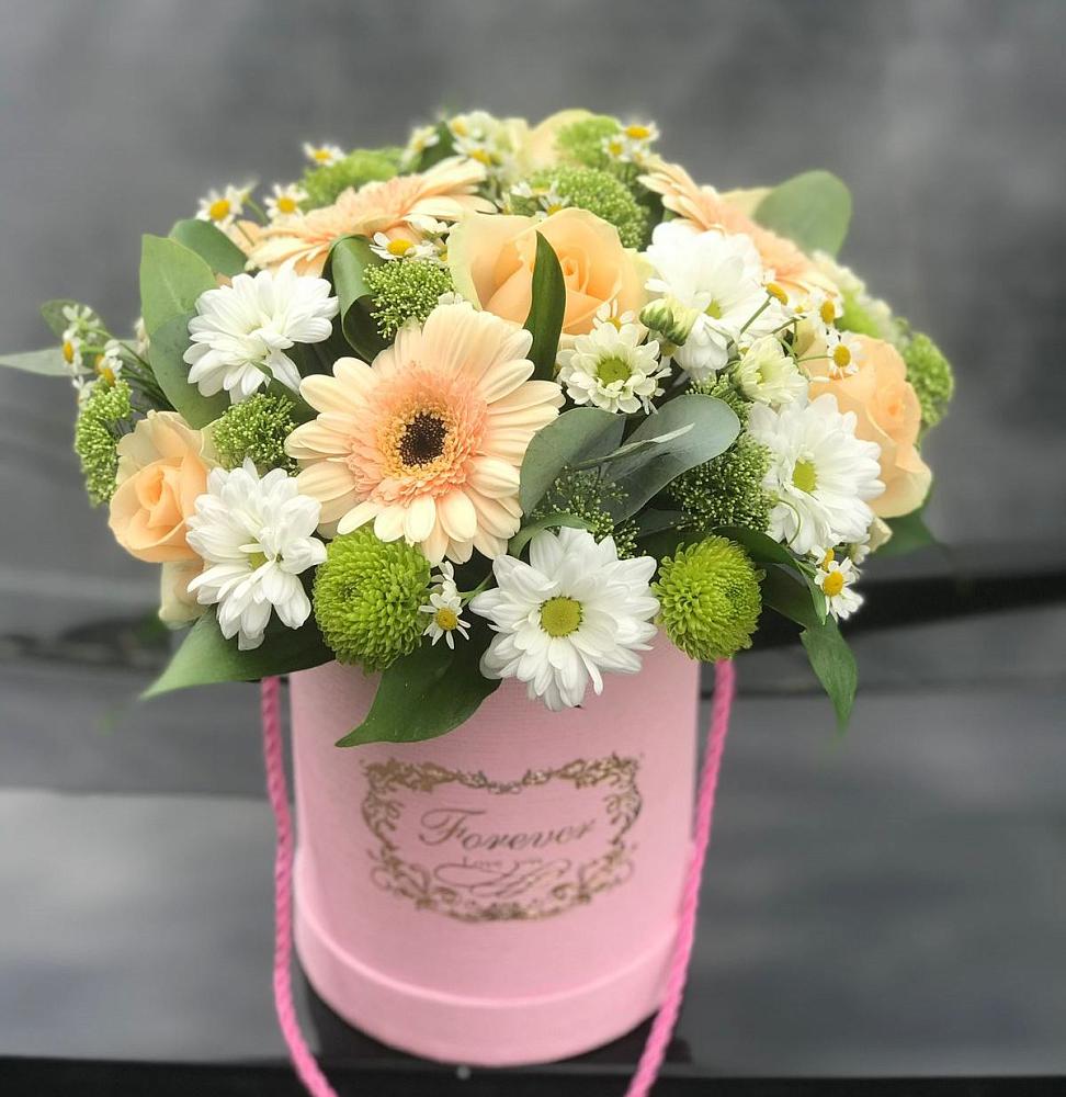 Цветочная композиция из Розы, Герберы и Хризантемы в шляпной коробке в Морозовске