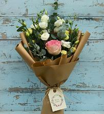 Букет цветов из:  Розы и Лизиантусы в Морозовске