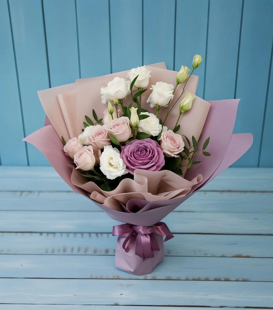 Букет цветов из: Розы и Лизиантусы в Морозовске